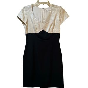 GUC. Kenar Short Sleeve Sheath Dress. Size 6
